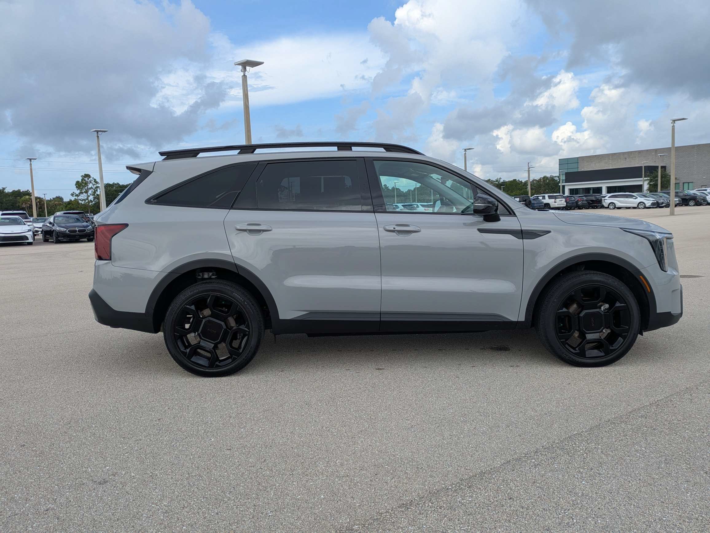 Certified Used 2025 Wolf Gray Kia X-Line EX image 4