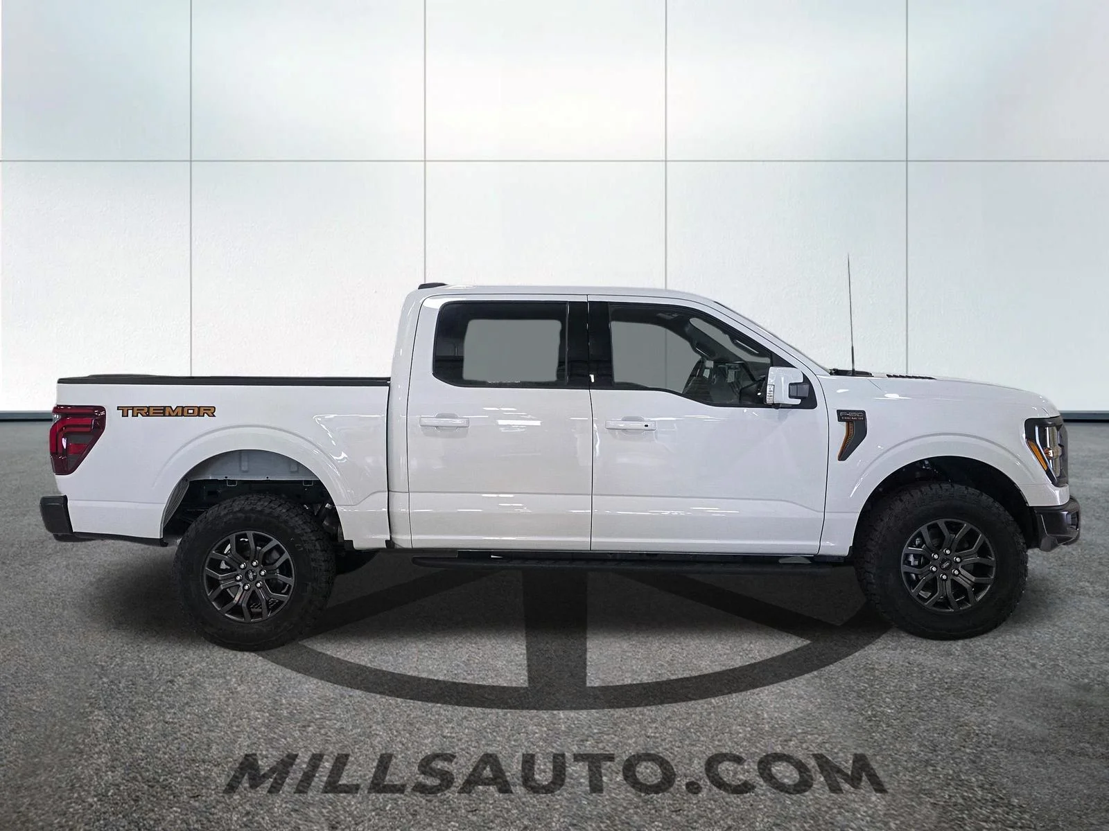 New 2025 Oxford White Ford Tremor® image 9