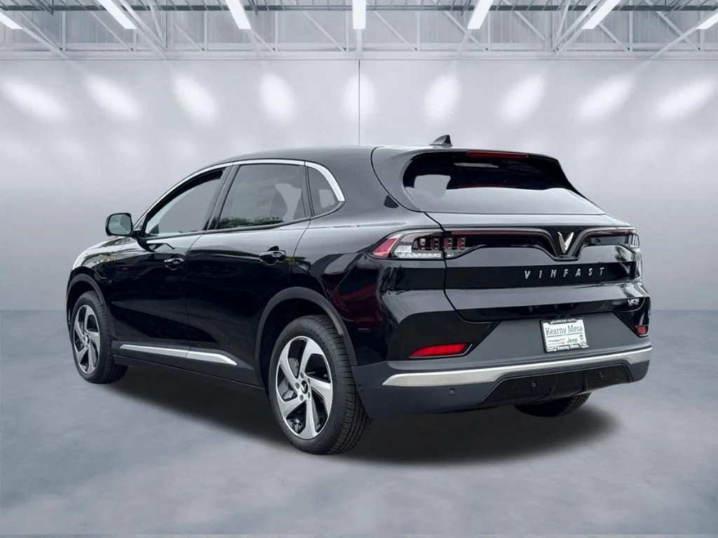 2025 VinFast VF 8 Eco - Photo 4