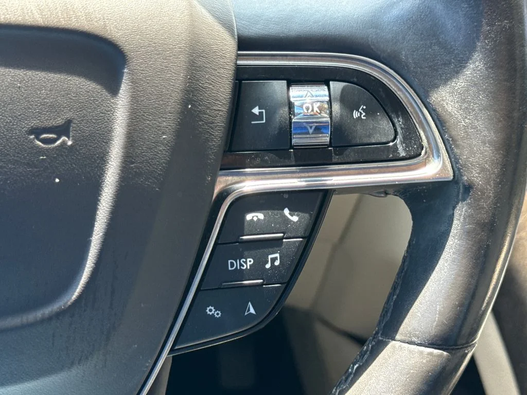 Used 2020 White Lincoln Reserve image 28