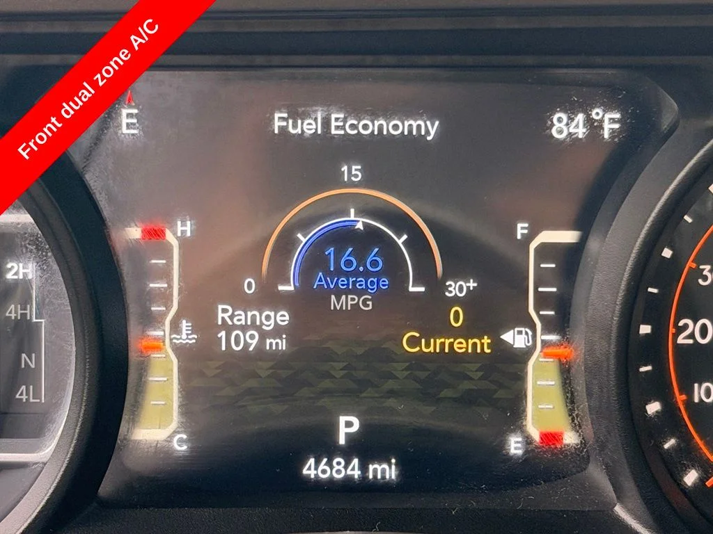 Used 2025  Jeep Rubicon image 5