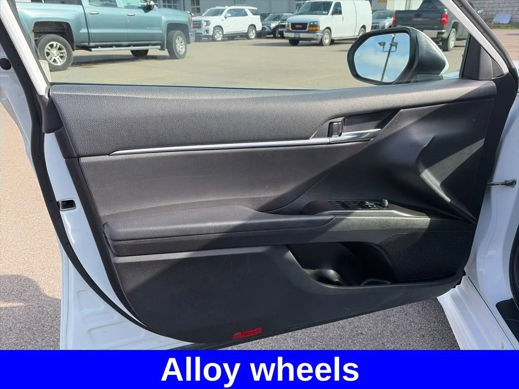 2023 Toyota Camry SE - Photo 22
