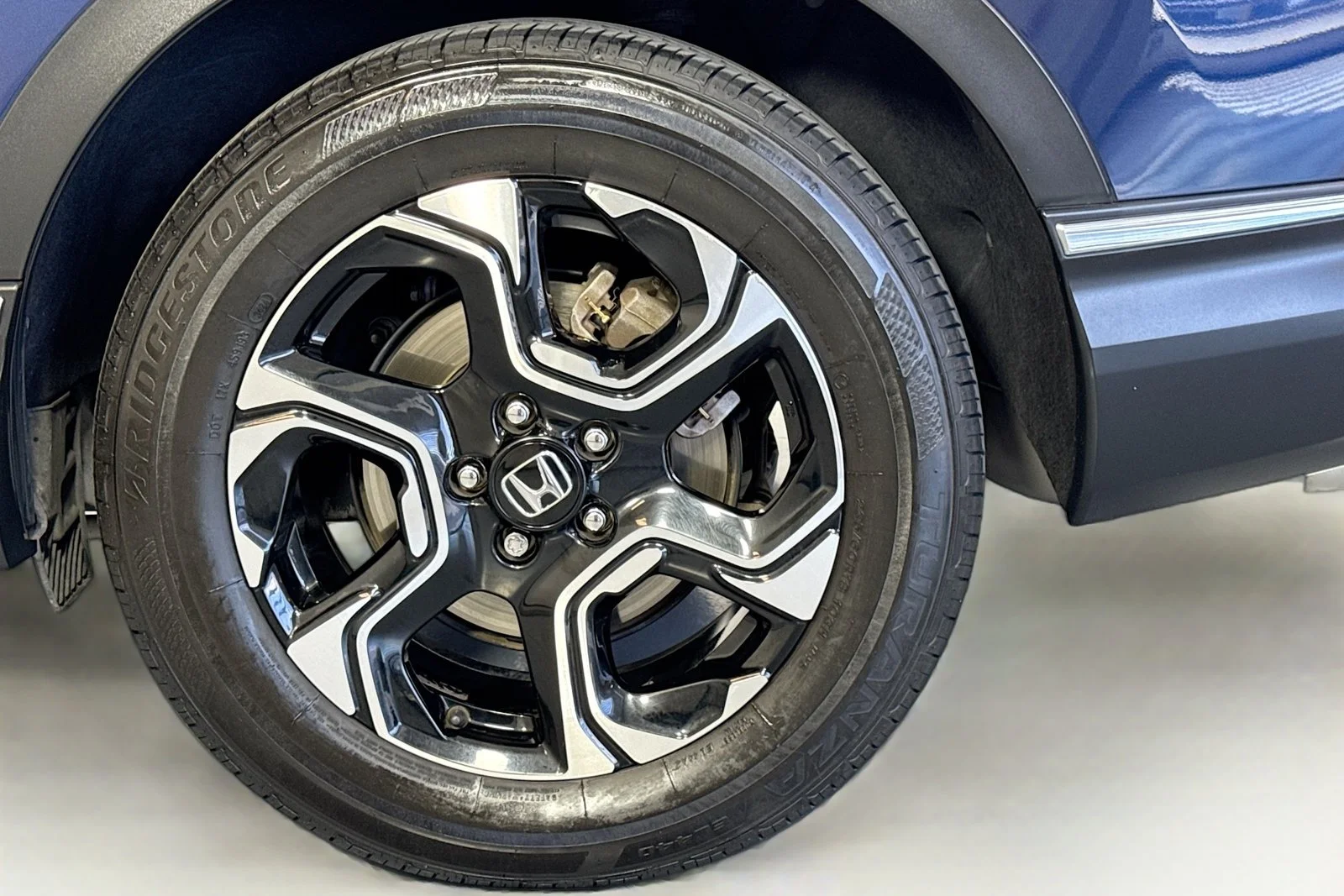 Used 2018 Obsidian Blue Pearl Honda Touring image 30