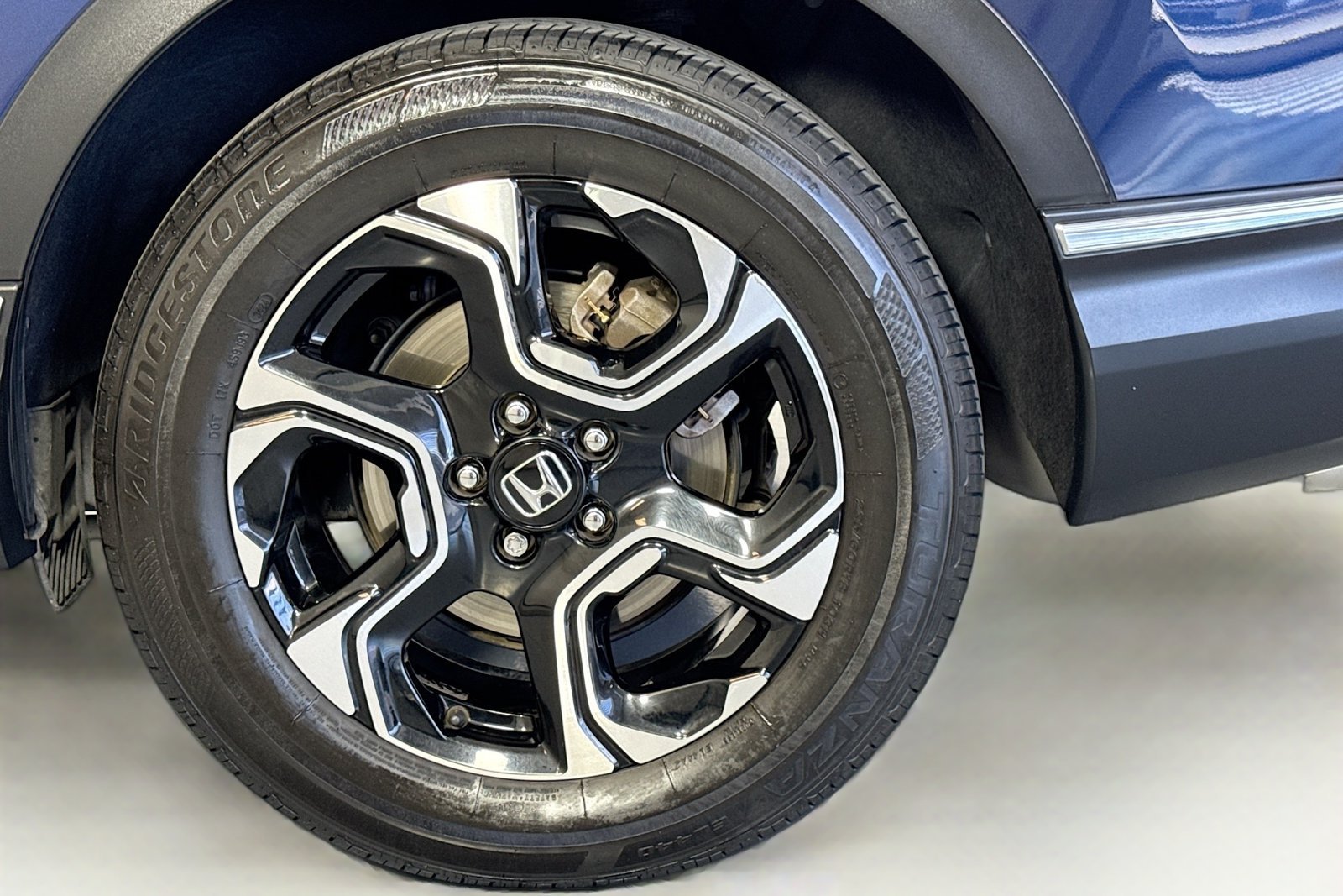 Used 2018 Obsidian Blue Pearl Honda Touring image 30