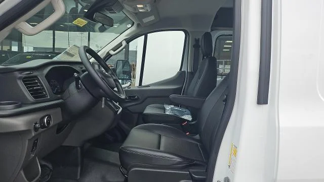 New 2025 Oxford White Ford LR CARGO AWD image 21