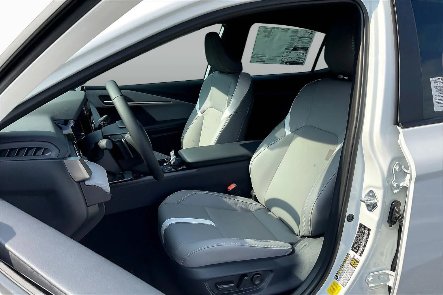 New 2026 Ice Cap Toyota SE image 9