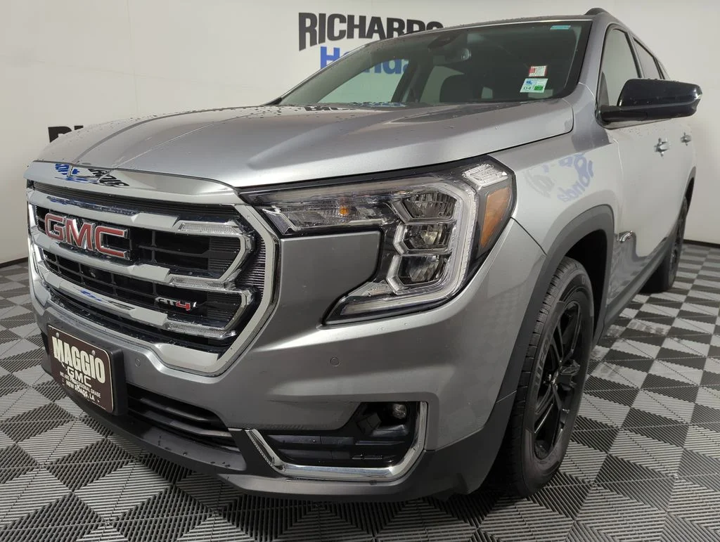 2023 GMC Terrain AT4 AWD's photo