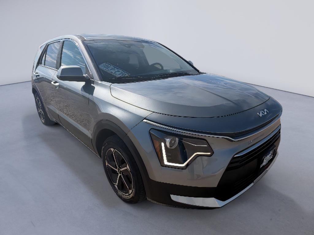 Used 2025 Steel Gray Kia LX image 11