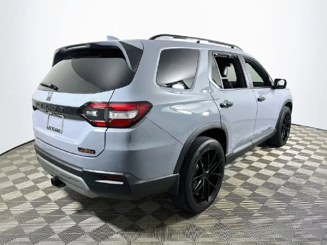 Certified Pre-Owned 2025 Honda Pilot TrailSport