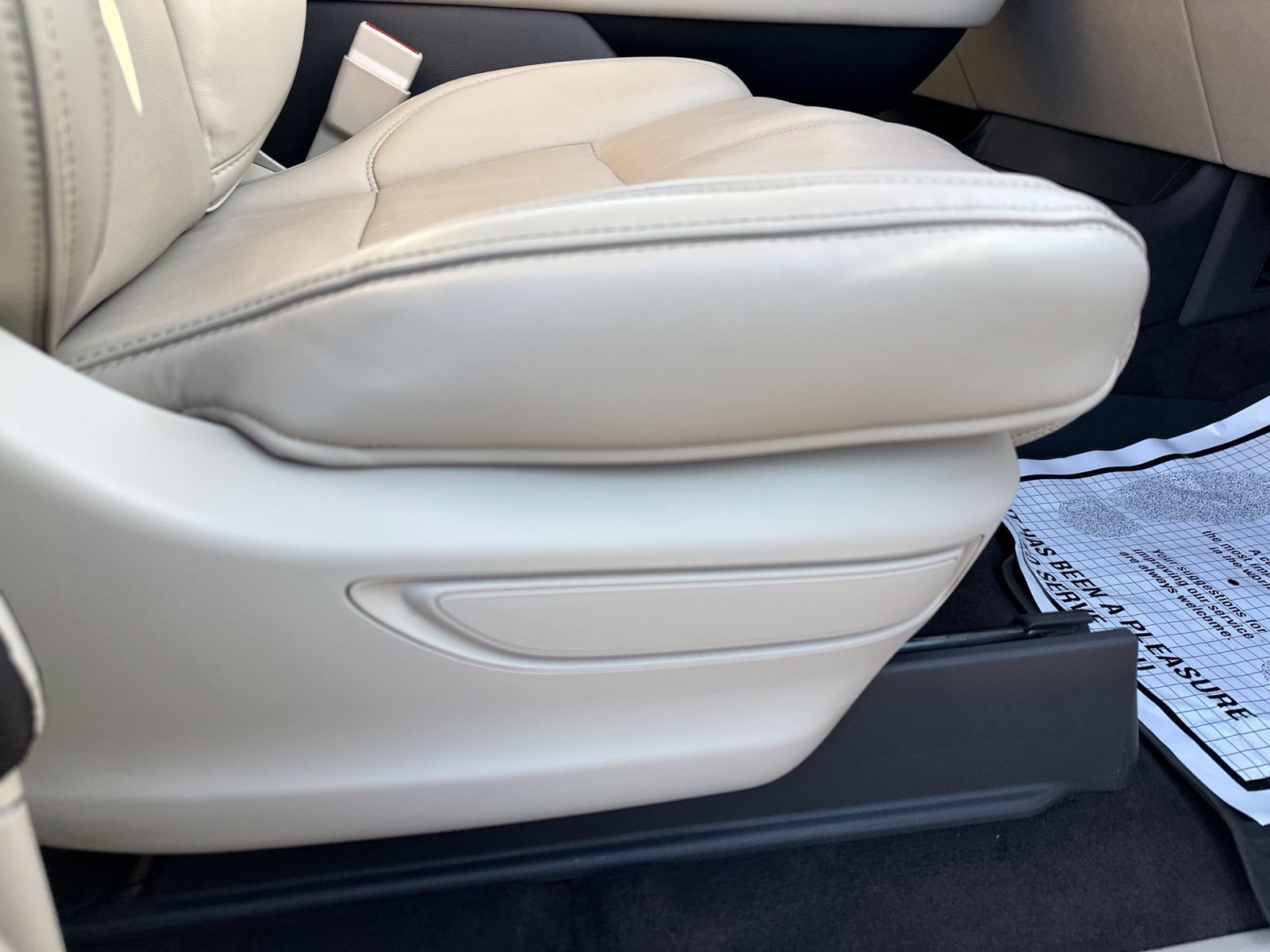 Used 2019 White Lincoln Reserve image 45