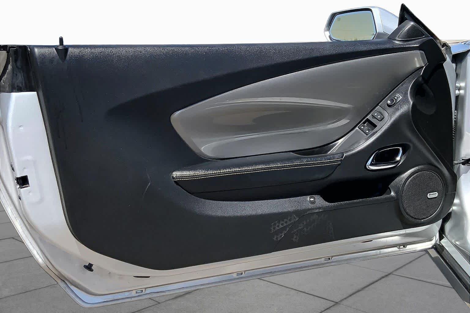 Used 2014 Silver Ice Metallic Chevrolet LT image 17