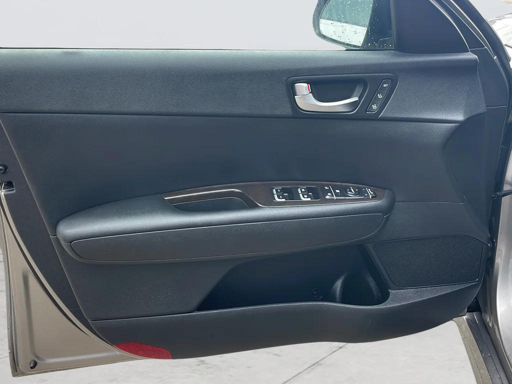 Used 2016 Gray Kia EX image 11