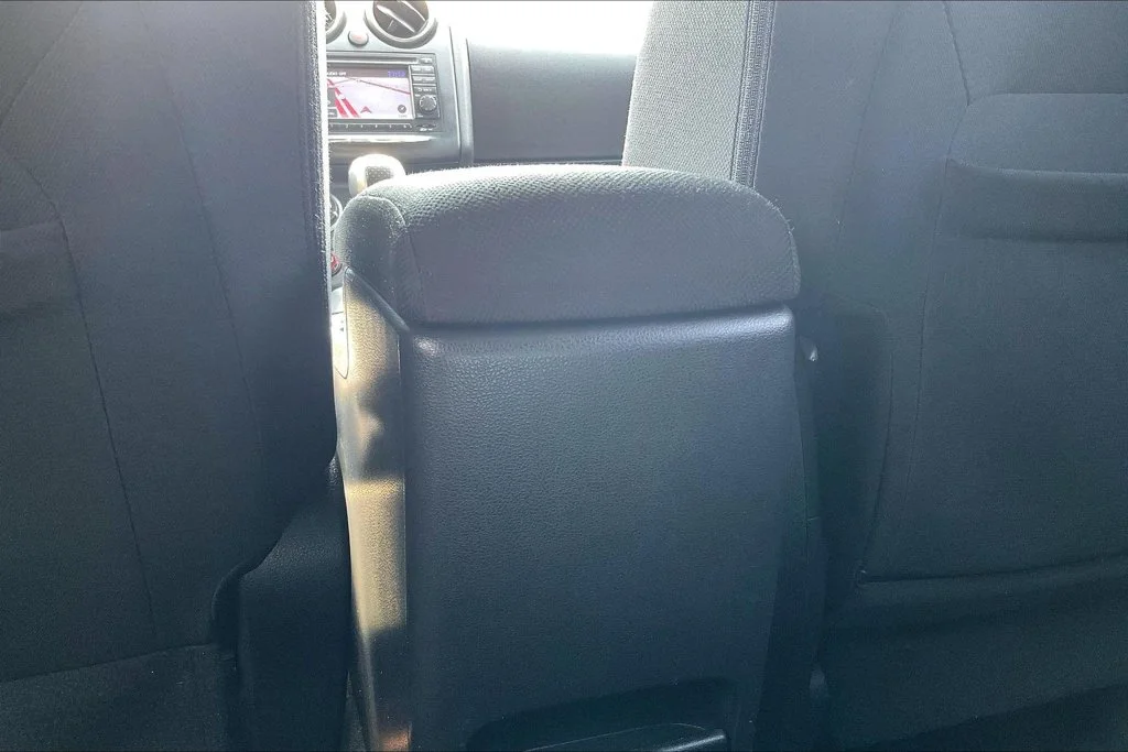 Used 2013 Black Nissan SV image 40