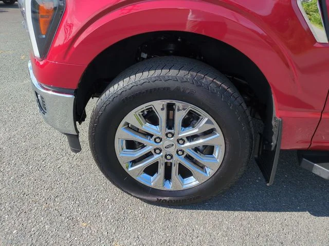 Used 2025 Red Ford Lariat image 10