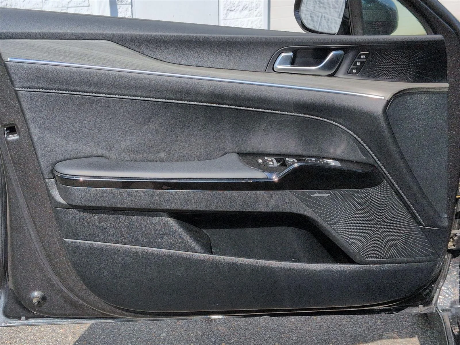 Used 2025 Interstellar Gray Kia EX image 15