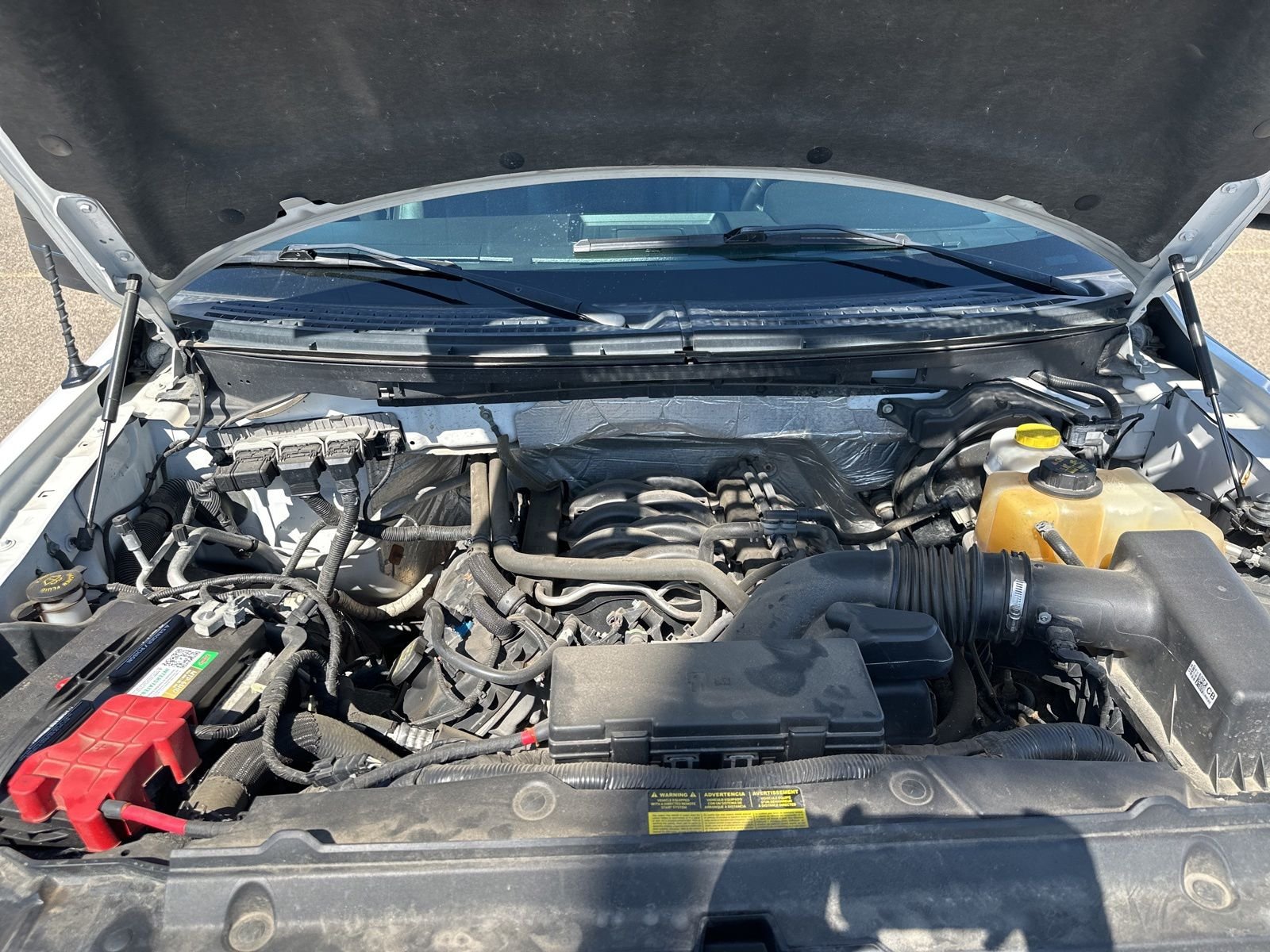 Used 2014 White Ford Lariat image 43
