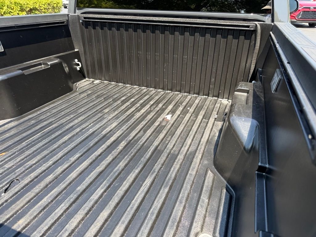 Certified Used 2025  Toyota SR image 15