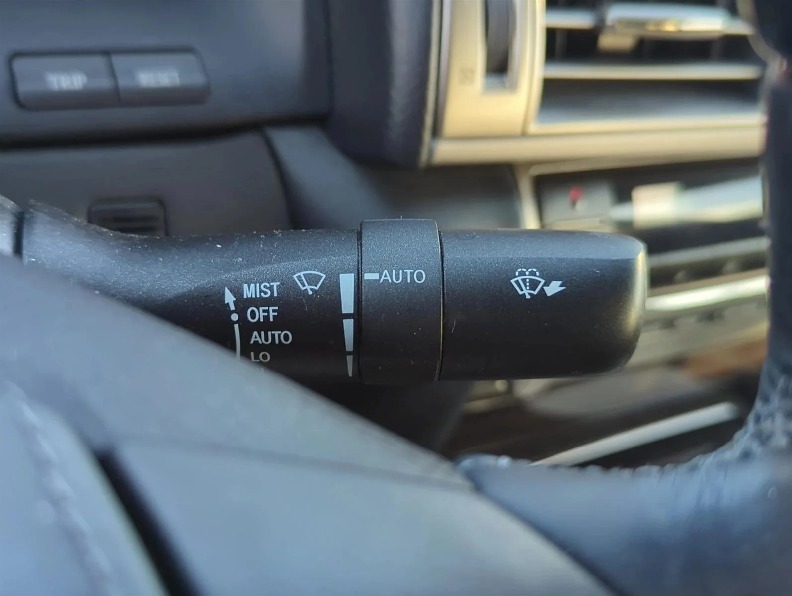 Used 2014 Liquid Platinum Lexus  image 19