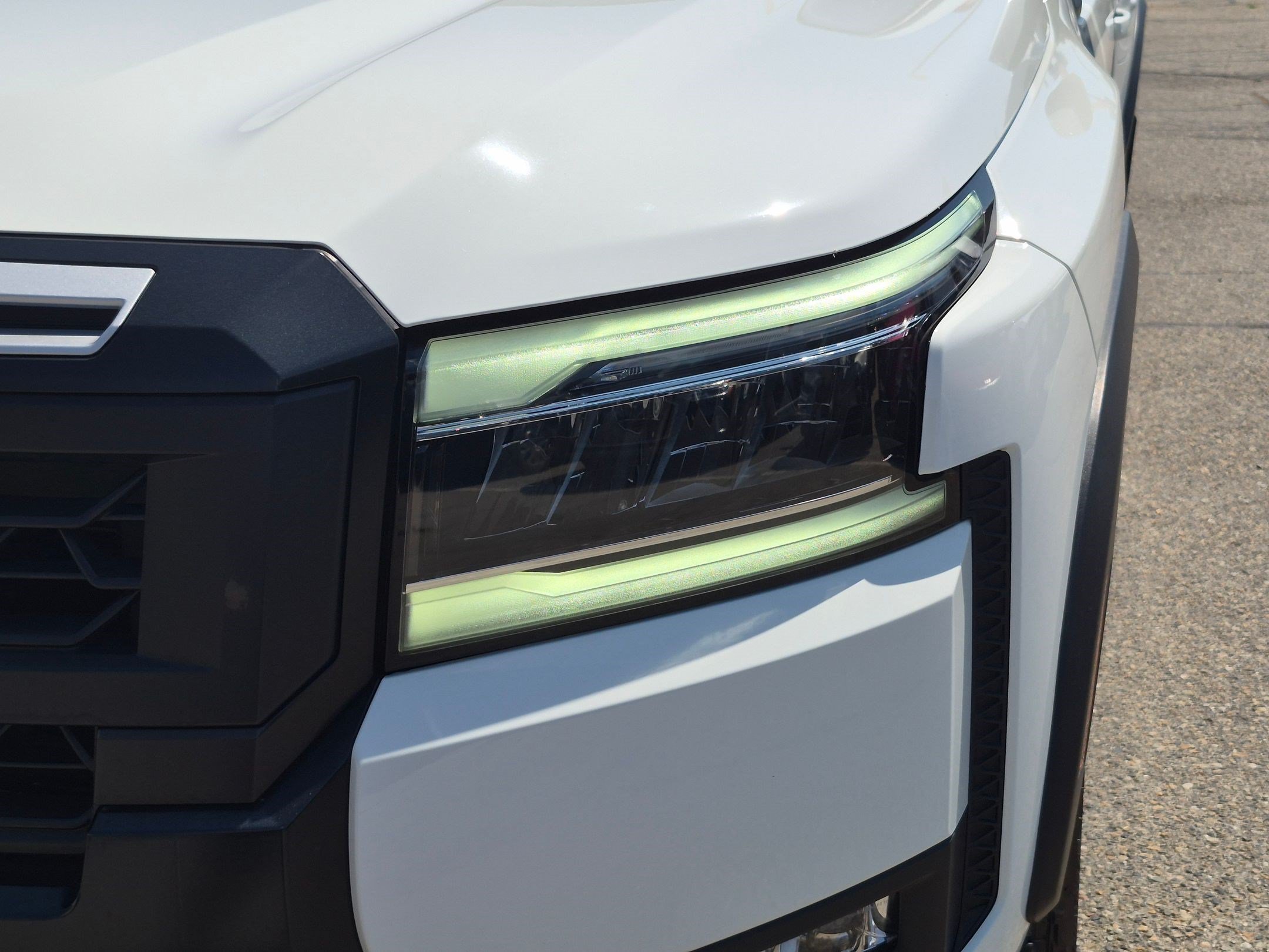 Used 2025 Glacier White Nissan PRO-4X image 11