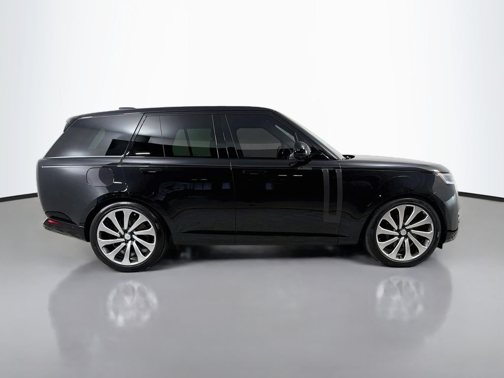 Certified Used 2025  Land Rover SE image 4