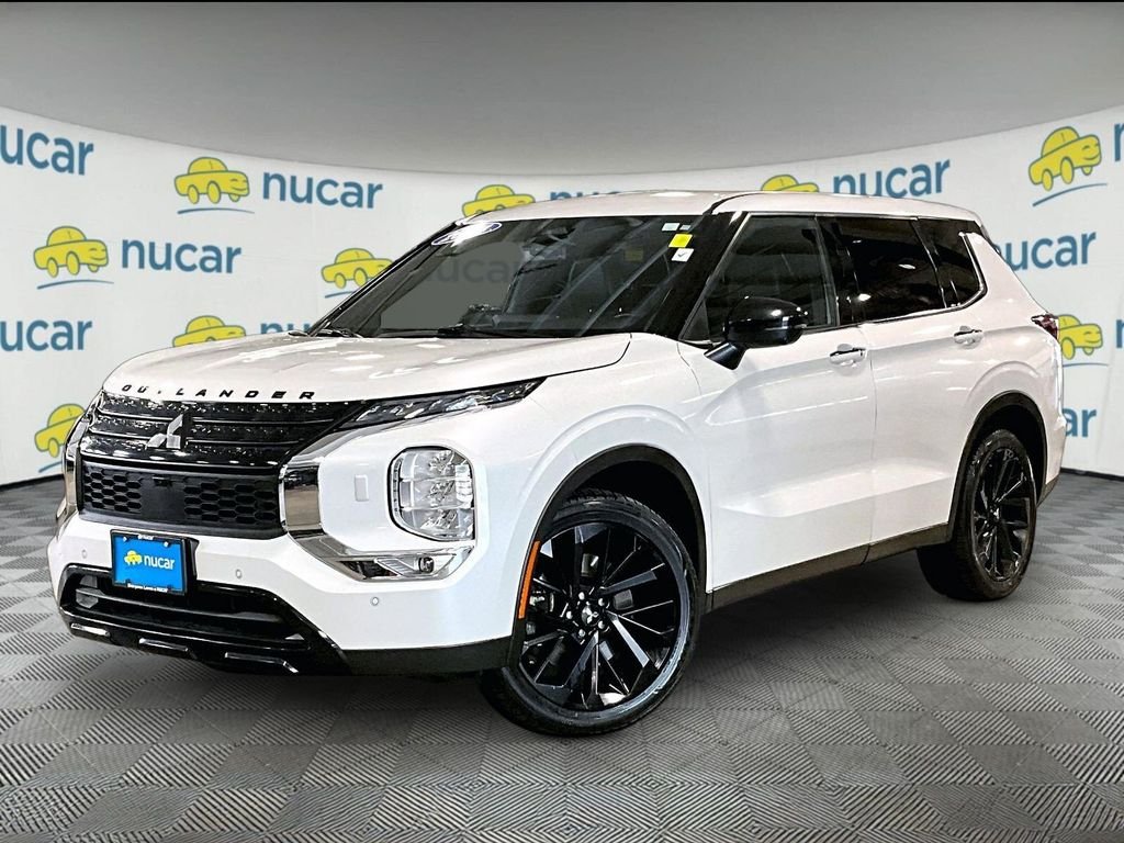 Used 2024 White Mitsubishi SE image 3