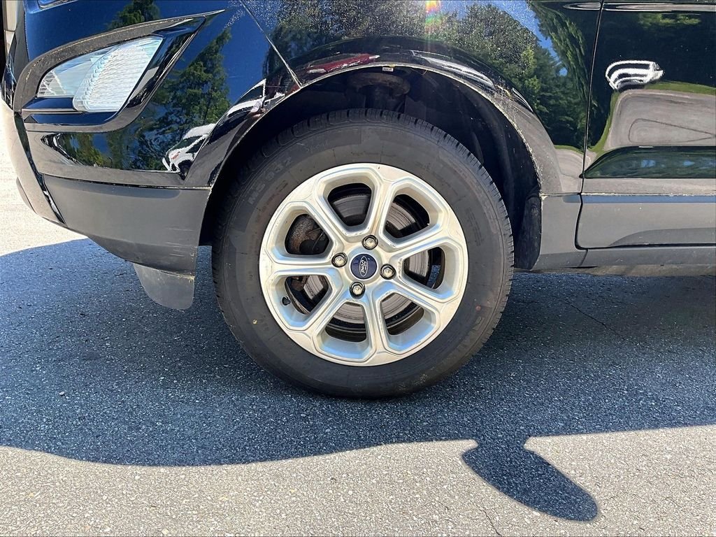 Used 2019 Shadow Black Ford SE image 4