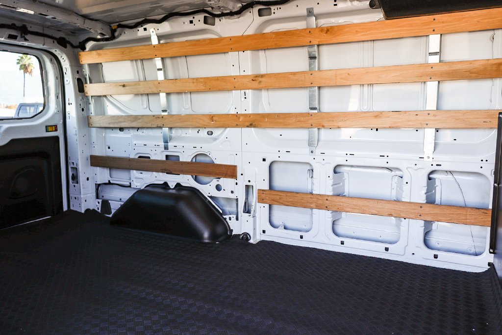 Used 2025 Oxford White Ford Base image 18