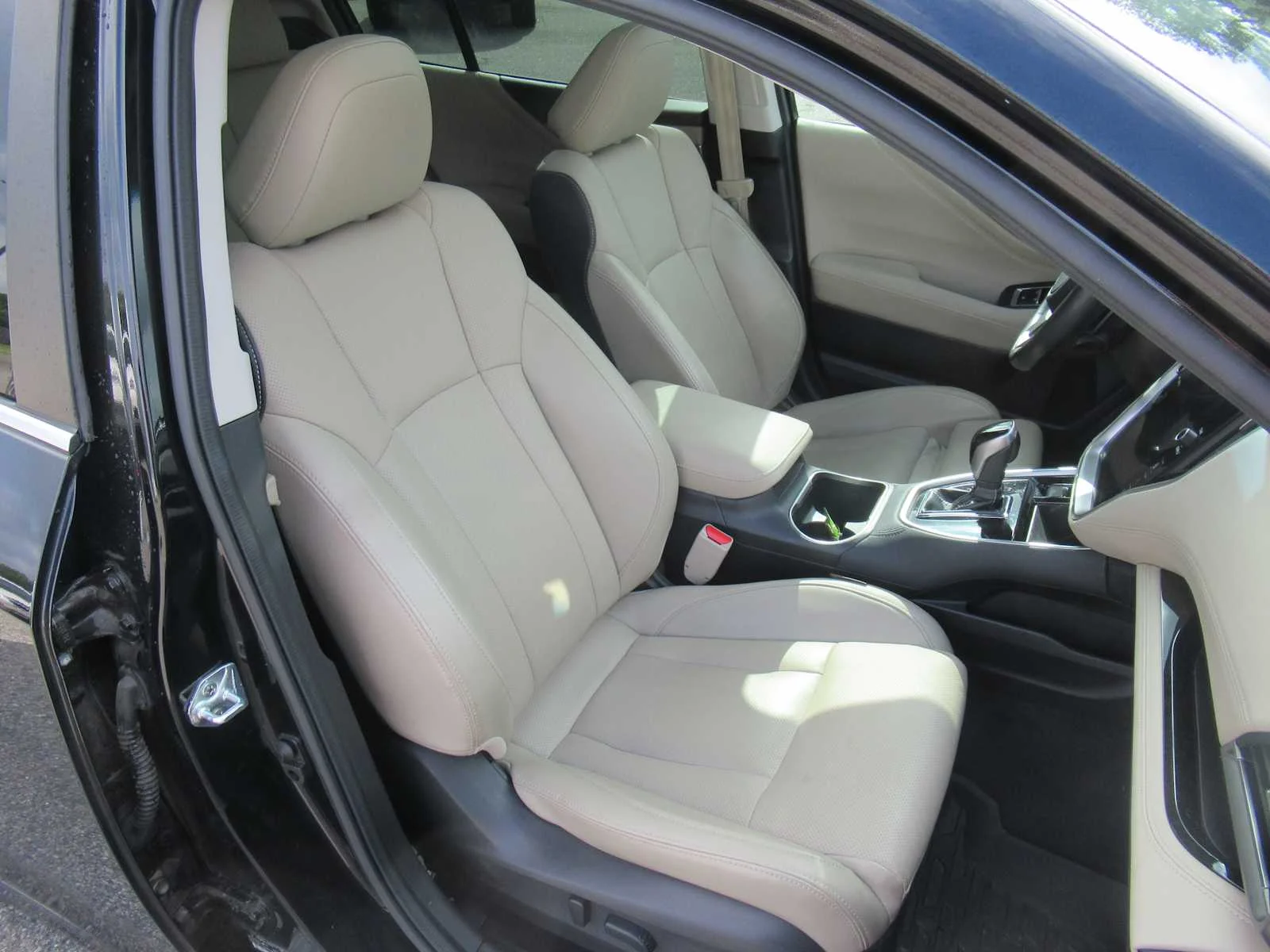 Used 2022 Crystal Black Silica Subaru Limited image 14
