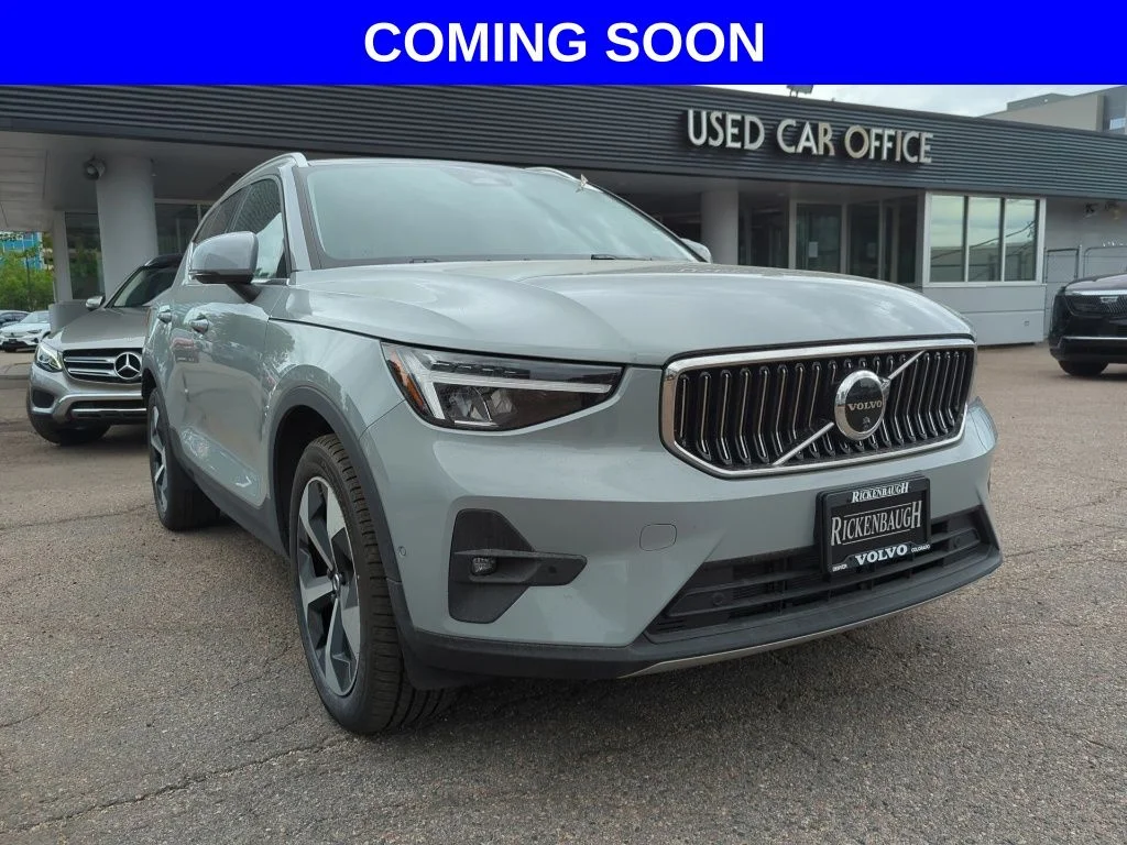 2025 Volvo XC40 B5 Plus Bright AWD's photo