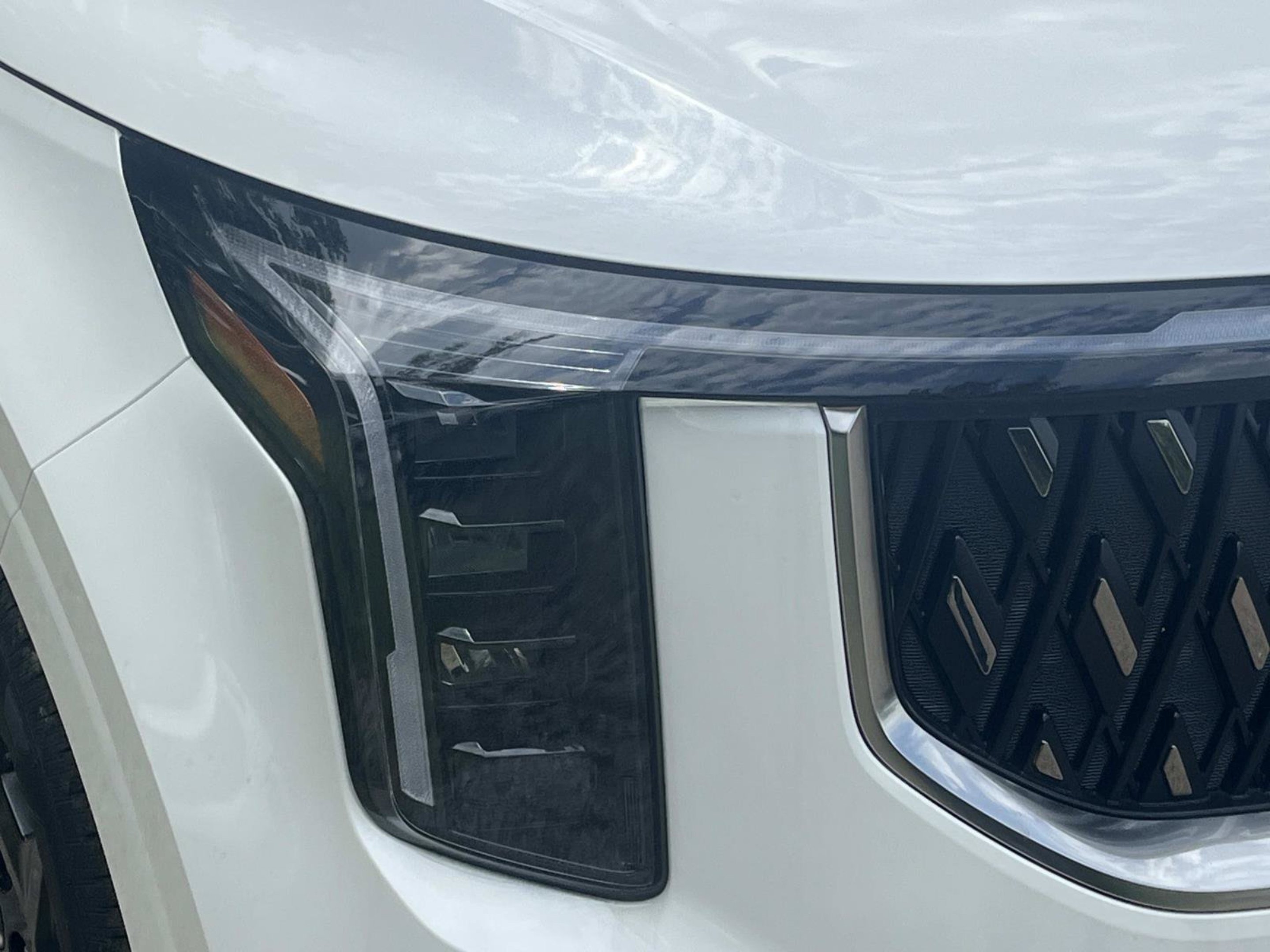 New 2026 Snow White Pearl Kia LX image 35