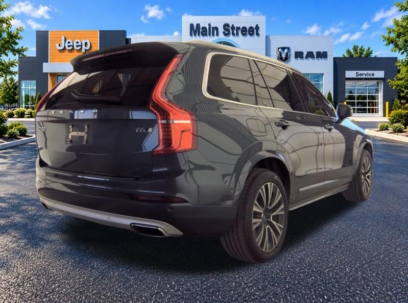 Used 2021 Blue Volvo T6 Momentum image 3