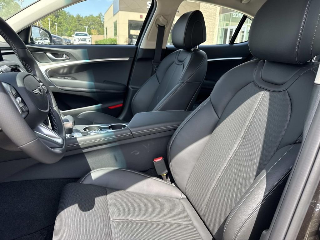 2026 GENESIS G70 Standard - Photo 7