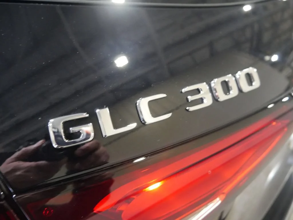 New 2026 Black Mercedes-Benz GLC 300 image 9