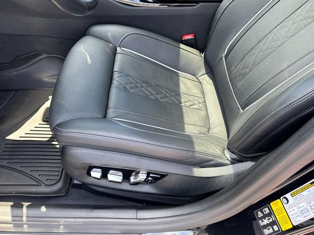 Used 2023 Black Sapphire Metallic BMW M550i xDrive image 15