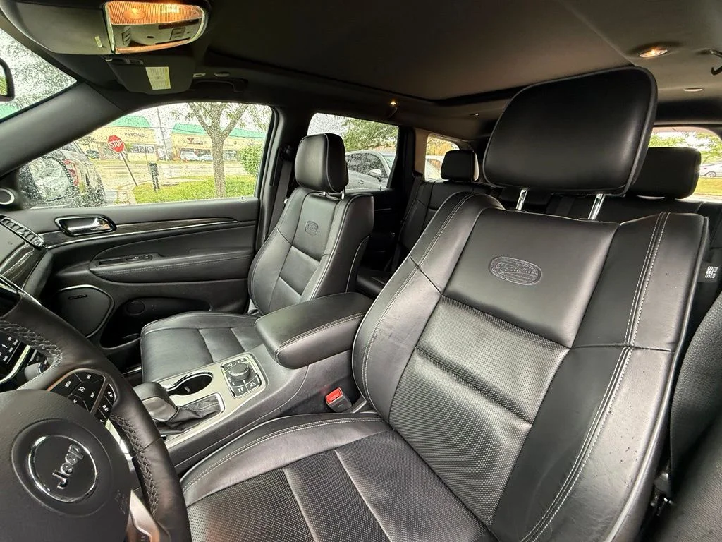 Used 2019 White Jeep Overland image 25
