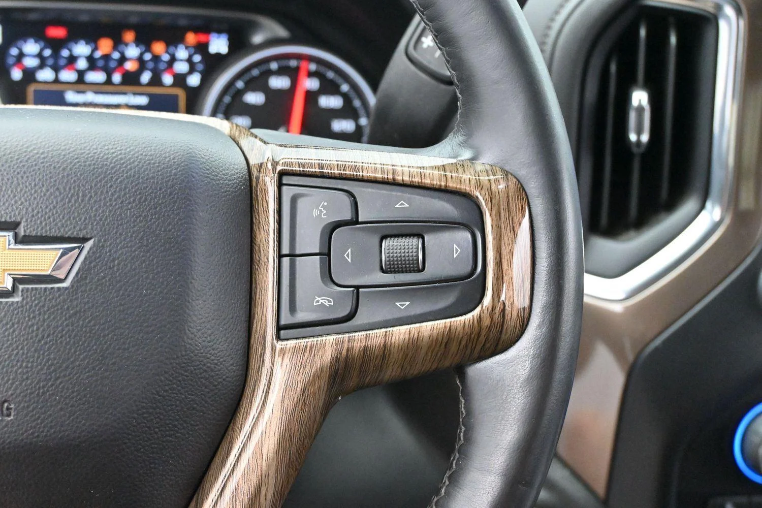 Used 2023 Northsky Blue Metallic Chevrolet High Country image 16