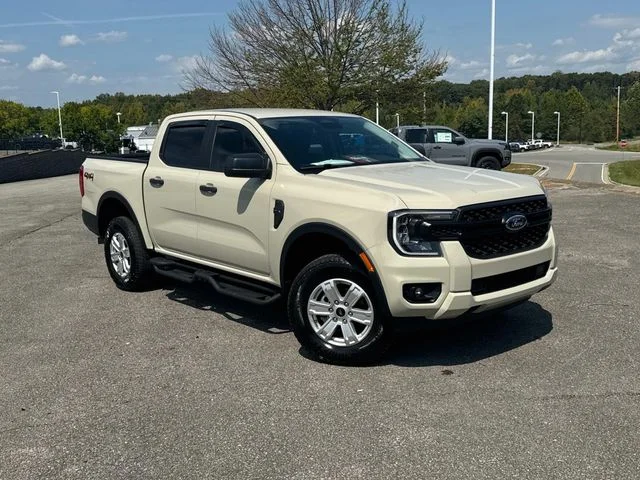 Used 2025 Beige Ford XL image 2