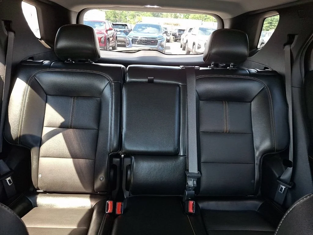 Used 2023 RADIANT RED TINTCOAT Chevrolet Premier image 53