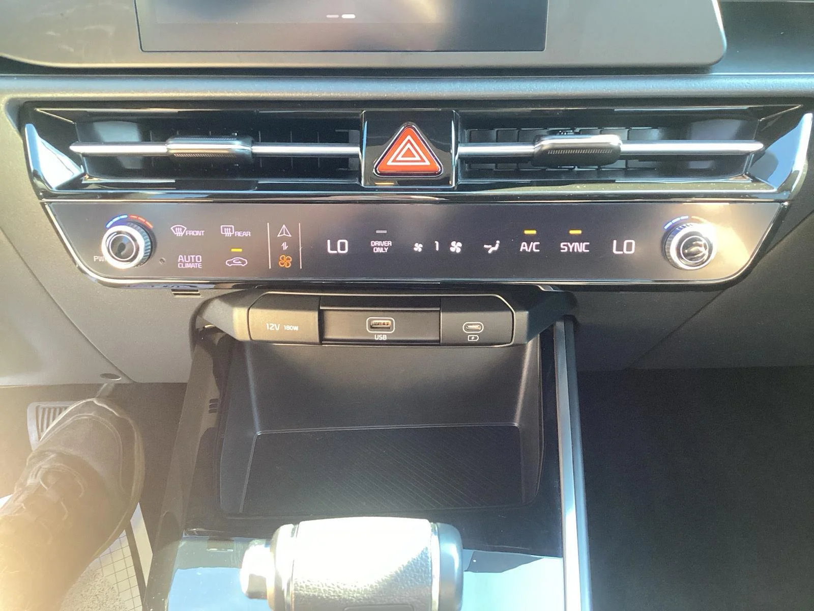 Used 2024 Aurora Black Pearl Kia LX image 23