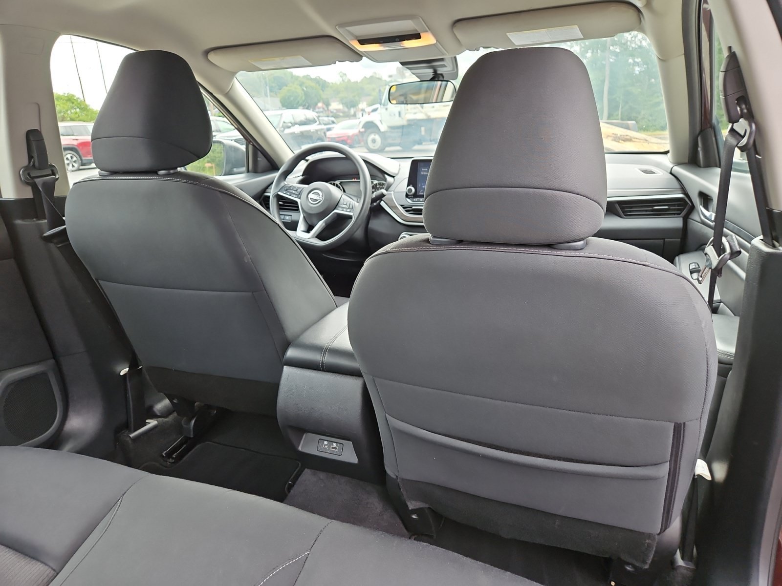 Used 2025 Red Nissan 2.5 SV image 18