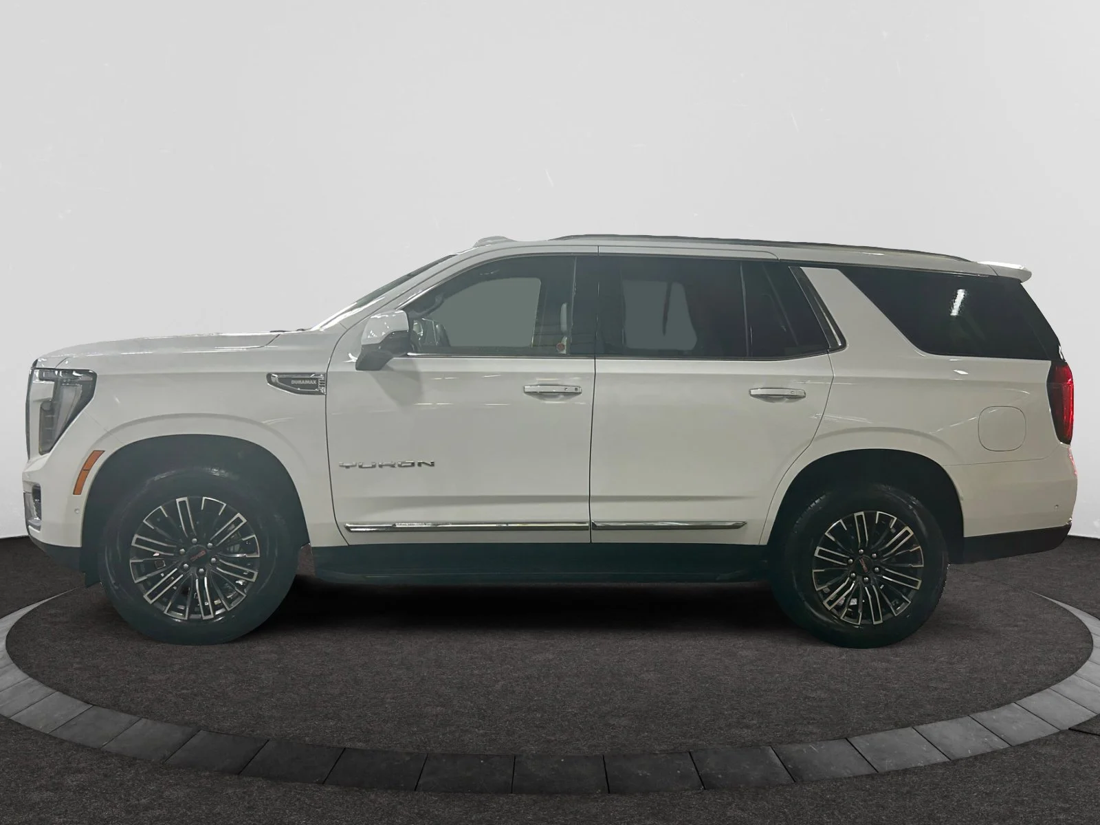 New 2026 Summit White GMC Elevation image 2