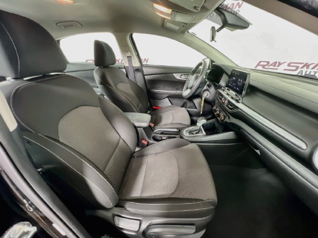 2023 Kia Forte LXS - Photo 35