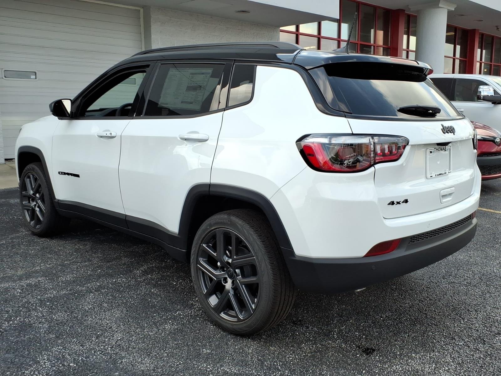 New 2026 Bright White Clear-Coat Exterior Paint Jeep Limited Altitude image 3