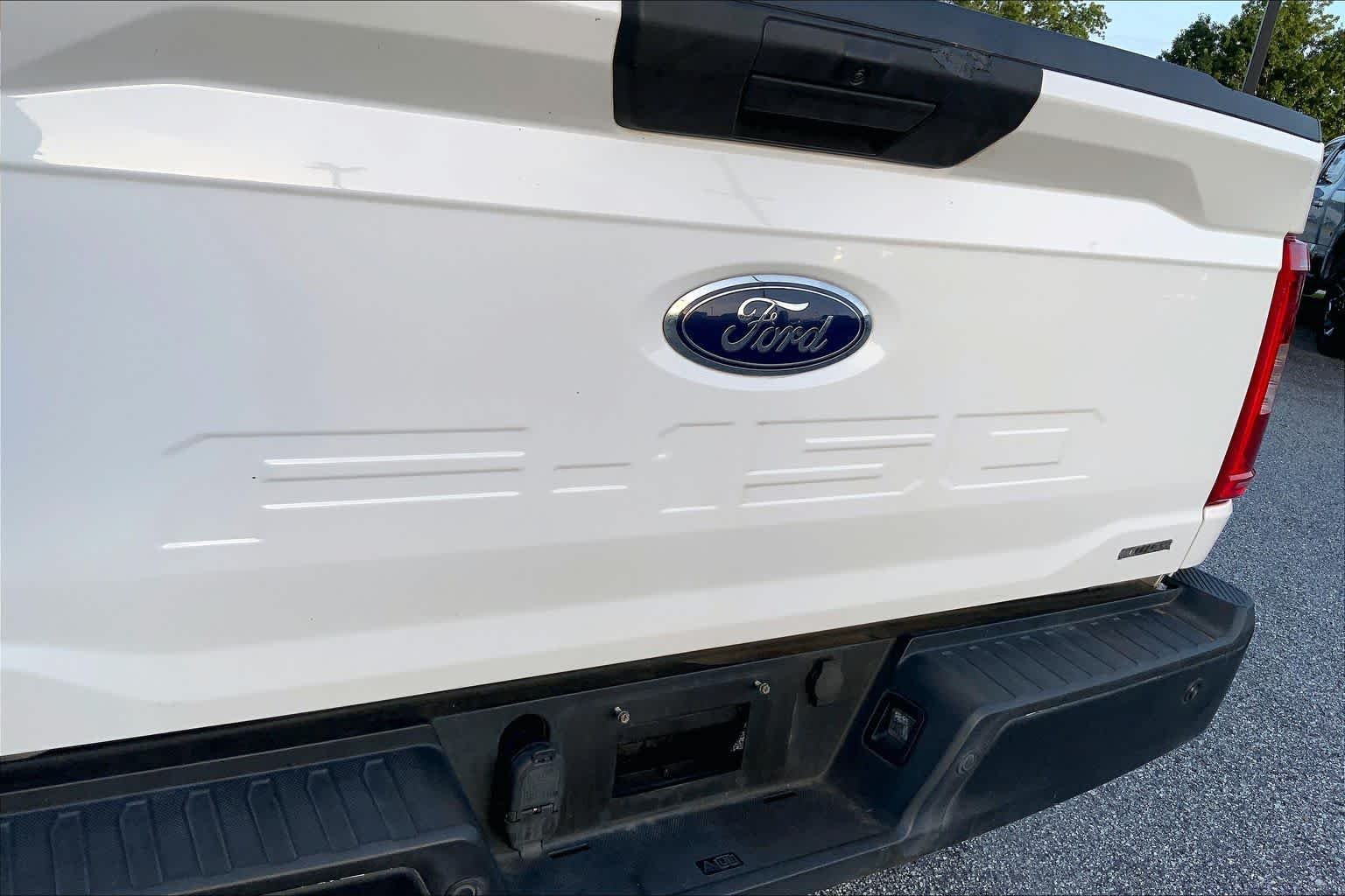 Used 2023 Oxford White Ford XLT image 29