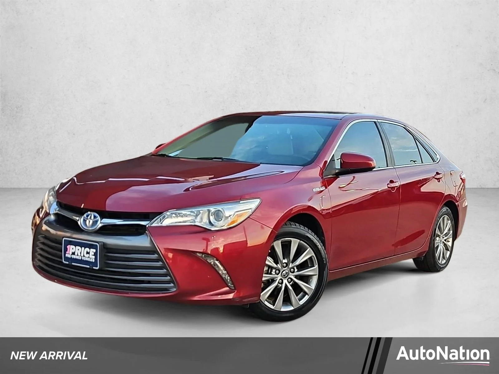 2017 Toyota Camry Hybrid XLE FWD photo