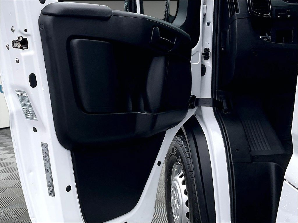 Used 2025 Bright White Clearcoat Ram Base image 9