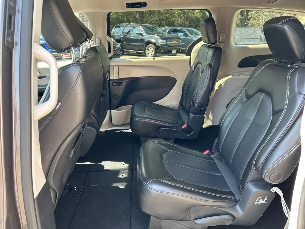 Used 2023 Gray Chrysler Touring L image 22