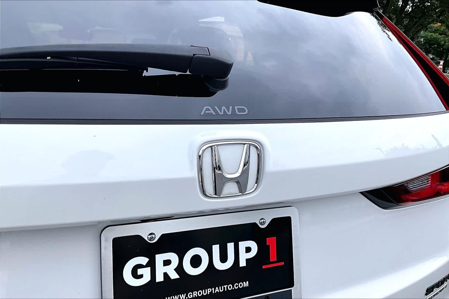 Used 2025 Platinum White Pearl Honda Sport Touring image 31