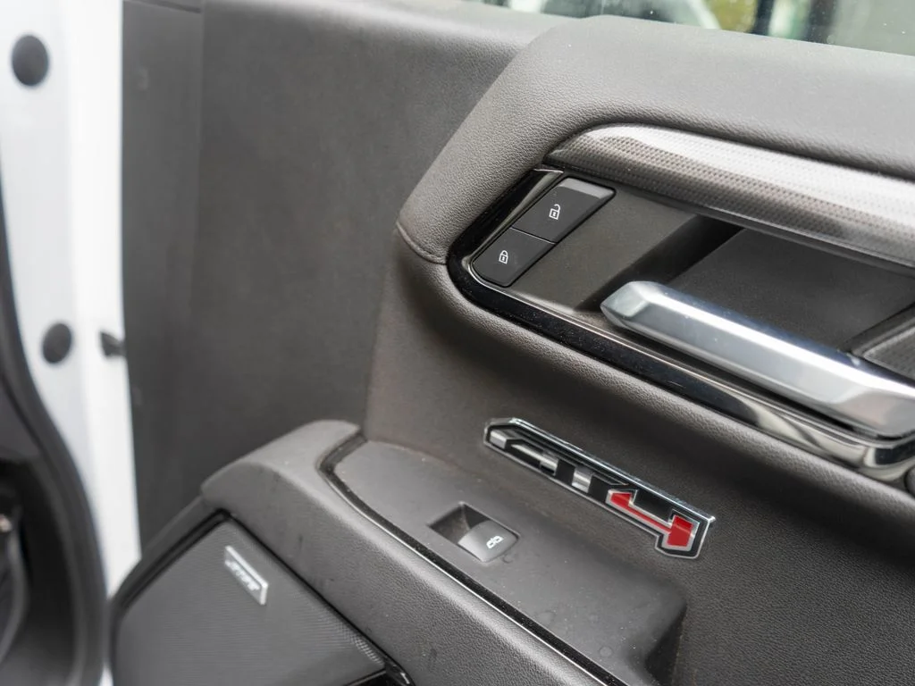 Used 2023 White GMC AT4 image 11