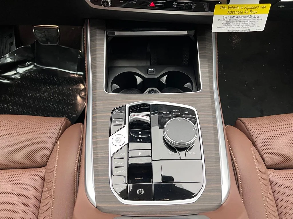 New 2026 Manhattan Green Metallic BMW sDrive40i image 12